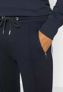 Brave Soul Pantalones Deportivos - Rich Navy/optic White, Hombre 9 Brave Soul Pantalones Deportivos - Rich Navy/optic White, Hombre -Brave Soul Ventas 3b7bebe719304c37b611a760d0e22806