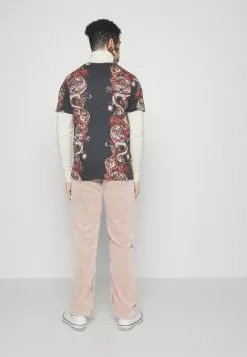 Brave Soul Camiseta Estampada - Black Acid Wash, Hombre 7 Brave Soul Camiseta Estampada - Black Acid Wash, Hombre -Brave Soul Ventas 47d24d1bd1ad4e4493e196aeabc550c8