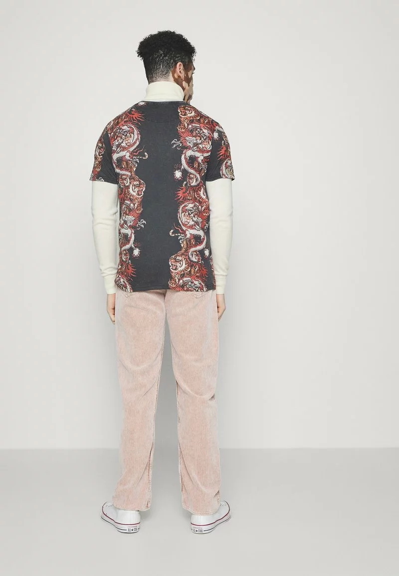 Brave Soul Camiseta Estampada - Black Acid Wash, Hombre 3 Brave Soul Camiseta Estampada - Black Acid Wash, Hombre - Imagen 3