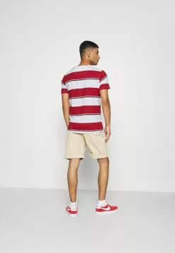 Brave Soul KOLOA - Camiseta Estampada - Optic White/red/dark Navy, Hombre -Brave Soul Ventas 481b46f90b1e433da12fd3f43c357480