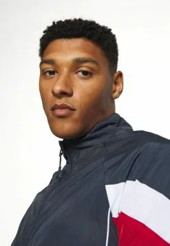 Brave Soul JESSE - Chaqueta Fina - Navy/red/white, Hombre 9 Brave Soul JESSE - Chaqueta Fina - Navy/red/white, Hombre -Brave Soul Ventas 64101cfe4bd5468d859b06dfc505138e