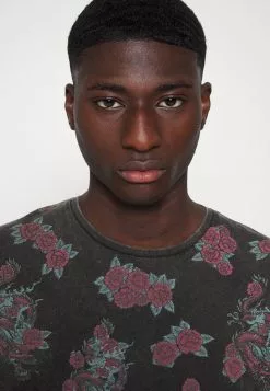 Brave Soul FALKO - Camiseta Estampada - Jet Black, Hombre 9 Brave Soul FALKO - Camiseta Estampada - Jet Black, Hombre -Brave Soul Ventas 8eb533d87cb3465e94ef73bd1976acb0