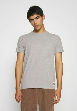 Brave Soul 5 PACK - Camiseta Básica - Optic White/black/navy, Hombre 14 Brave Soul 5 PACK - Camiseta Básica - Optic White/black/navy, Hombre -Brave Soul Ventas 9cd59036970d42eaa437feeedd0b36e4