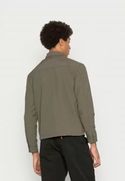 Brave Soul PEARSON - Chaqueta Fina - Khaki, Hombre -Brave Soul Ventas b1c32225a0bd41b694f0eec9a62c5c55