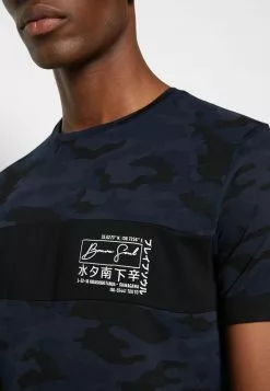 Brave Soul YOSHI - Camiseta Estampada - Blue Camo/jet Black/optic White, Hombre -Brave Soul Ventas b7fcacfe30234593a8f0207c9d970acb