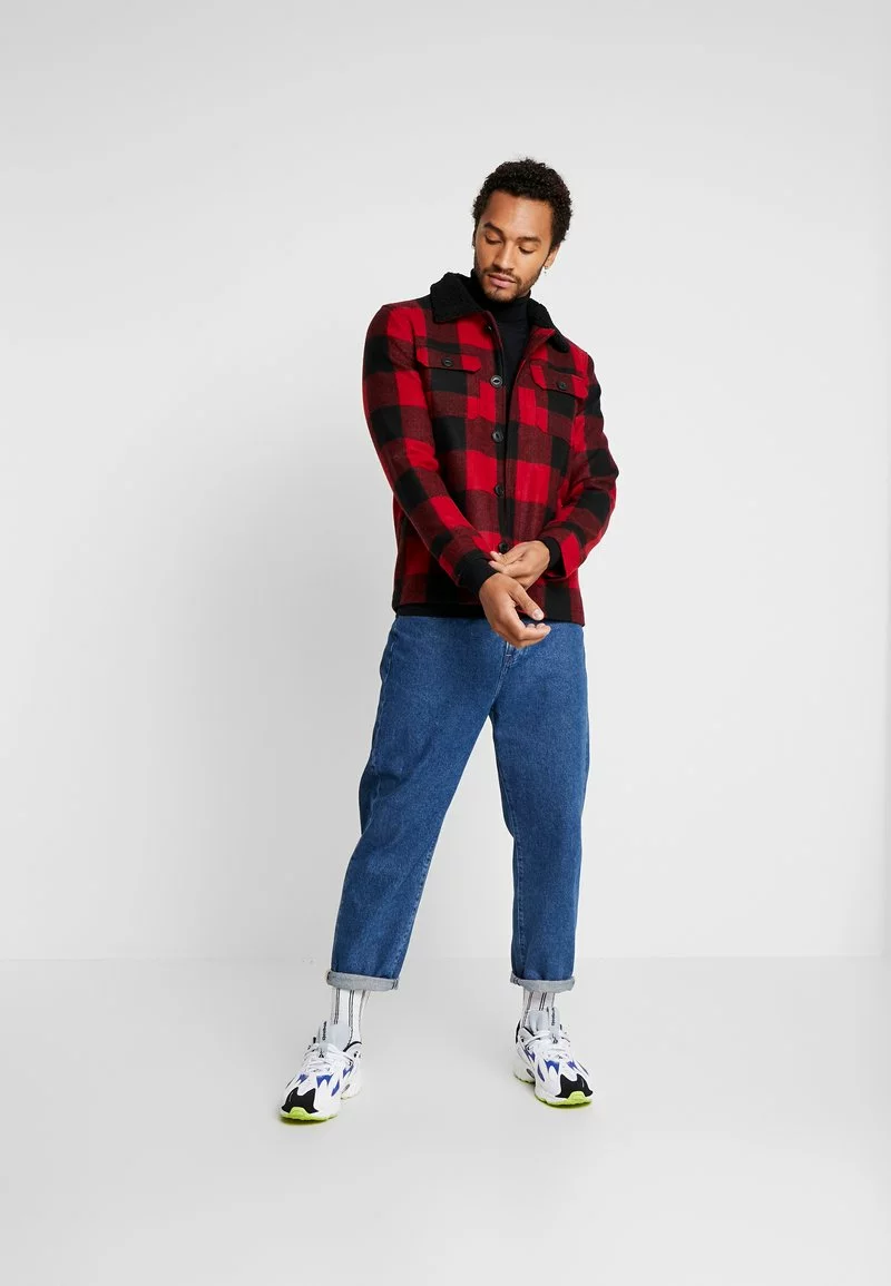 Brave Soul AUGUSTUS - Chaqueta Fina - Red/black, Hombre 2 Brave Soul AUGUSTUS - Chaqueta Fina - Red/black, Hombre - Imagen 2