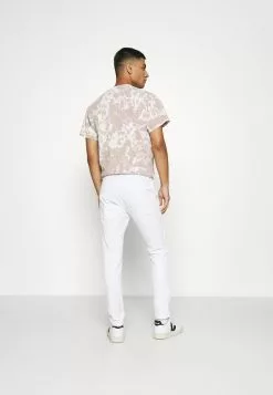 Brave Soul BIKER - Vaqueros Slim Fit - White Denim, Hombre 7 Brave Soul BIKER - Vaqueros Slim Fit - White Denim, Hombre -Brave Soul Ventas f2a296e726004ef48e121f63c992bf76