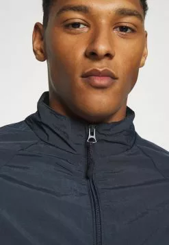 Brave Soul JESSE - Chaqueta Fina - Navy/red/white, Hombre 11 Brave Soul JESSE - Chaqueta Fina - Navy/red/white, Hombre -Brave Soul Ventas f6f30ed239af441a97ad842214eba20a