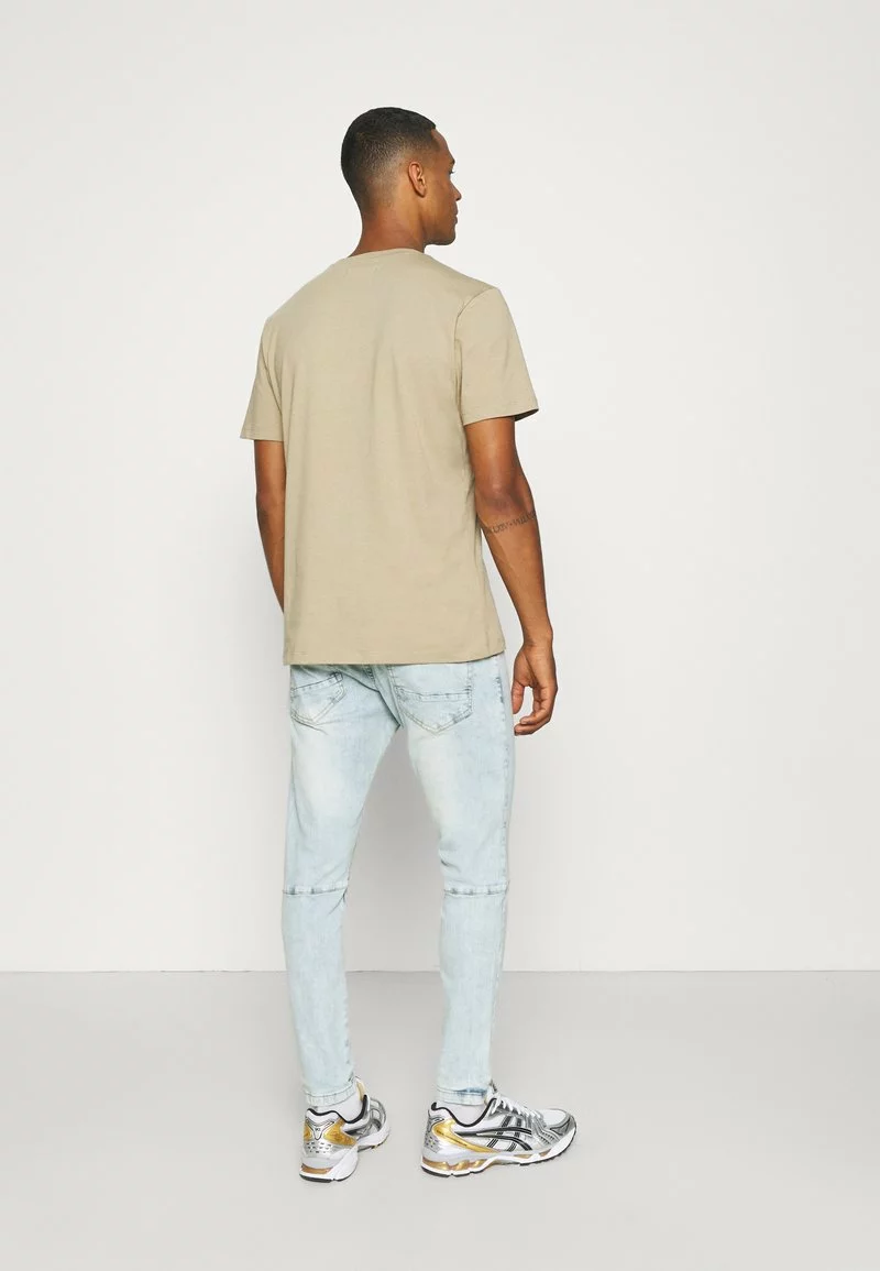 Brave Soul SURF - Vaqueros Tapered - Light Blue, Hombre 3 Brave Soul SURF - Vaqueros Tapered - Light Blue, Hombre - Imagen 3