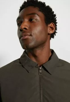 Brave Soul HEMSWORTHKHA - Chaqueta Fina - Khaki, Hombre 13 Brave Soul HEMSWORTHKHA - Chaqueta Fina - Khaki, Hombre -Brave Soul Ventas fa2a2d8bae924e0b909463f2134ebe89